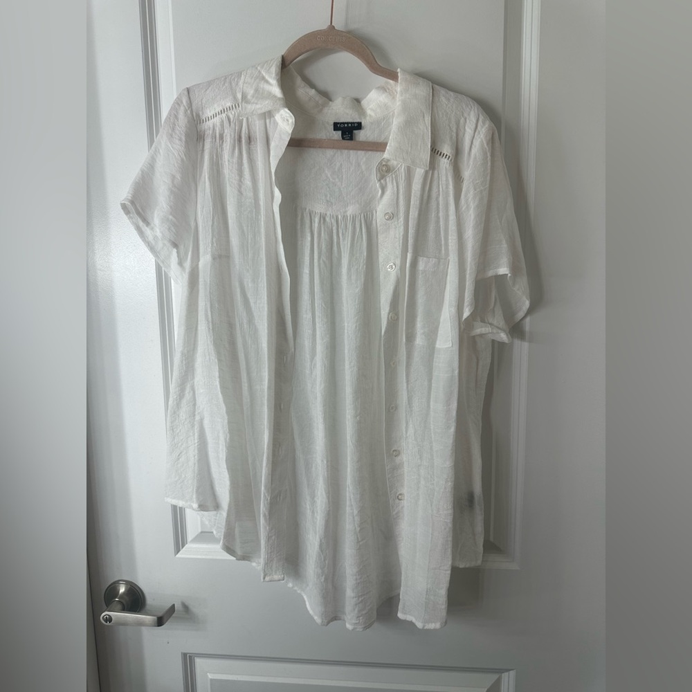White Short Sleeve Button-Up Shirt
